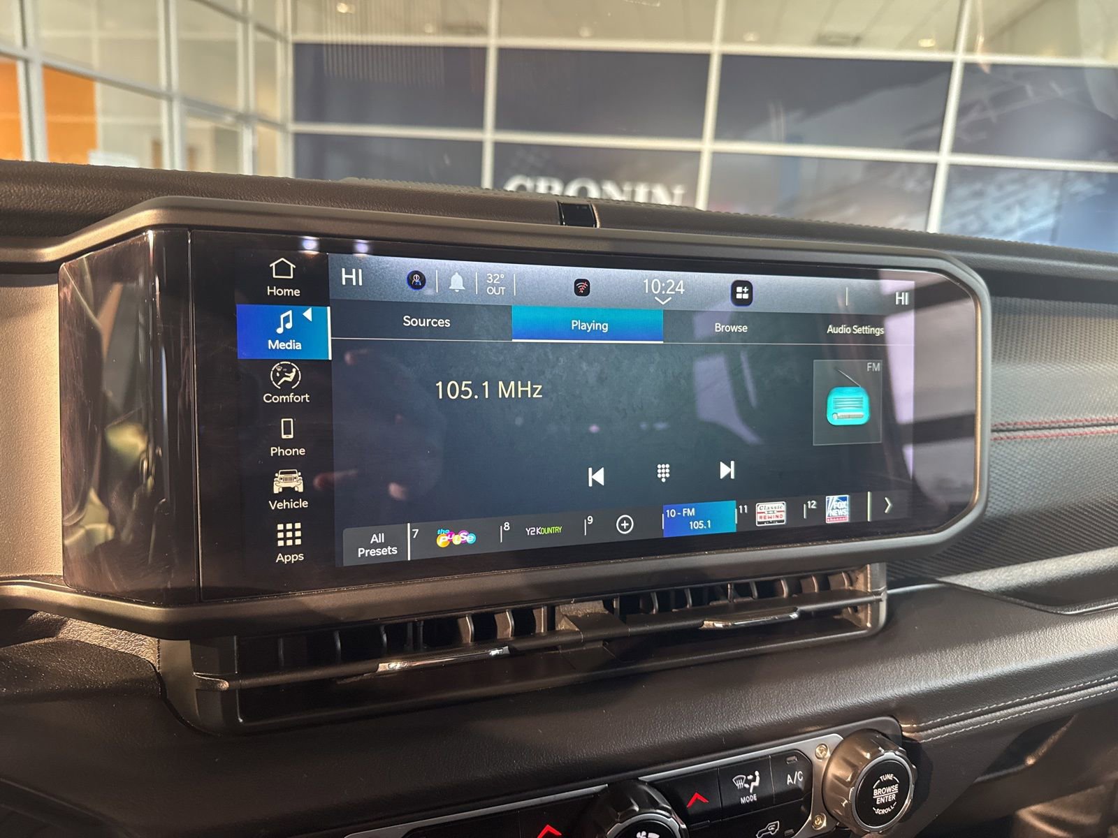 Used 2024 Jeep Wrangler Unlimited Rubicon image 32