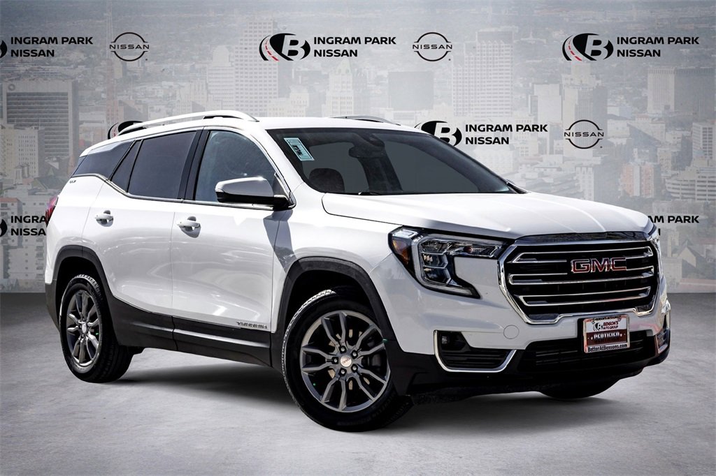 Used 2024 GMC Terrain SLT