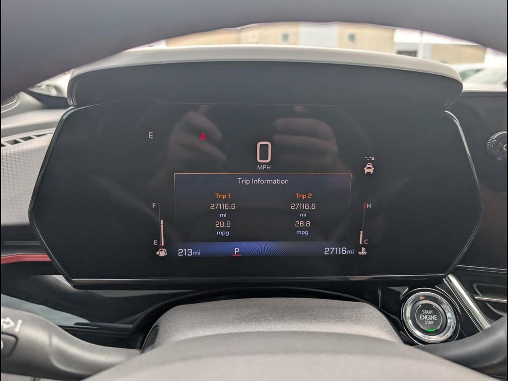 Used 2025 Chevrolet Trax RS w/ Driver Confidence Package image 14