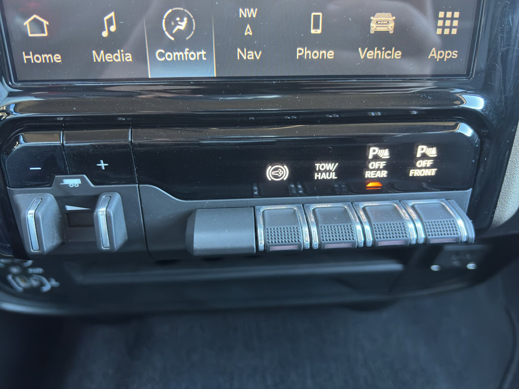 Used 2024 RAM 2500 Laramie w/ Safety Group AWD/4WD image 28