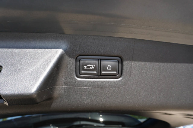Used 2025 Hyundai Santa Fe SEL FWD image 11