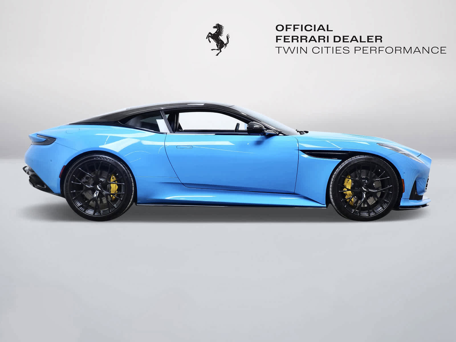 Used 2024 Aston Martin DB12 Coupe image 7