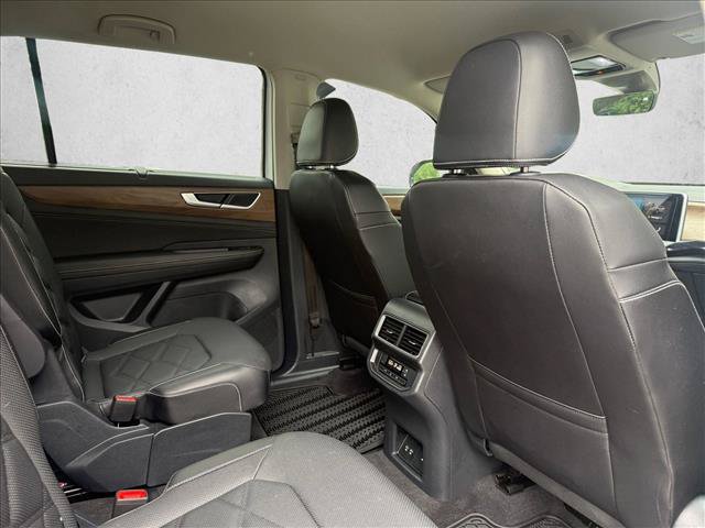 Used 2024 Volkswagen Atlas SE w/ Black Wheel Package FWD image 22