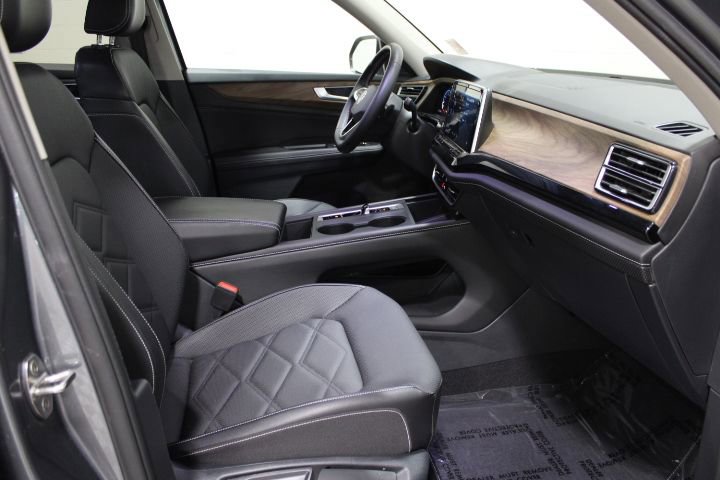 Used 2024 Volkswagen Atlas SE image 20