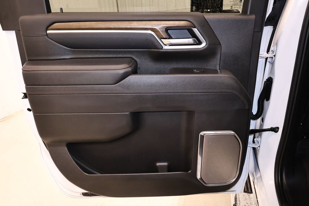 Used 2025 Chevrolet Silverado 2500 High Country w/ High Country Premium Package image 15