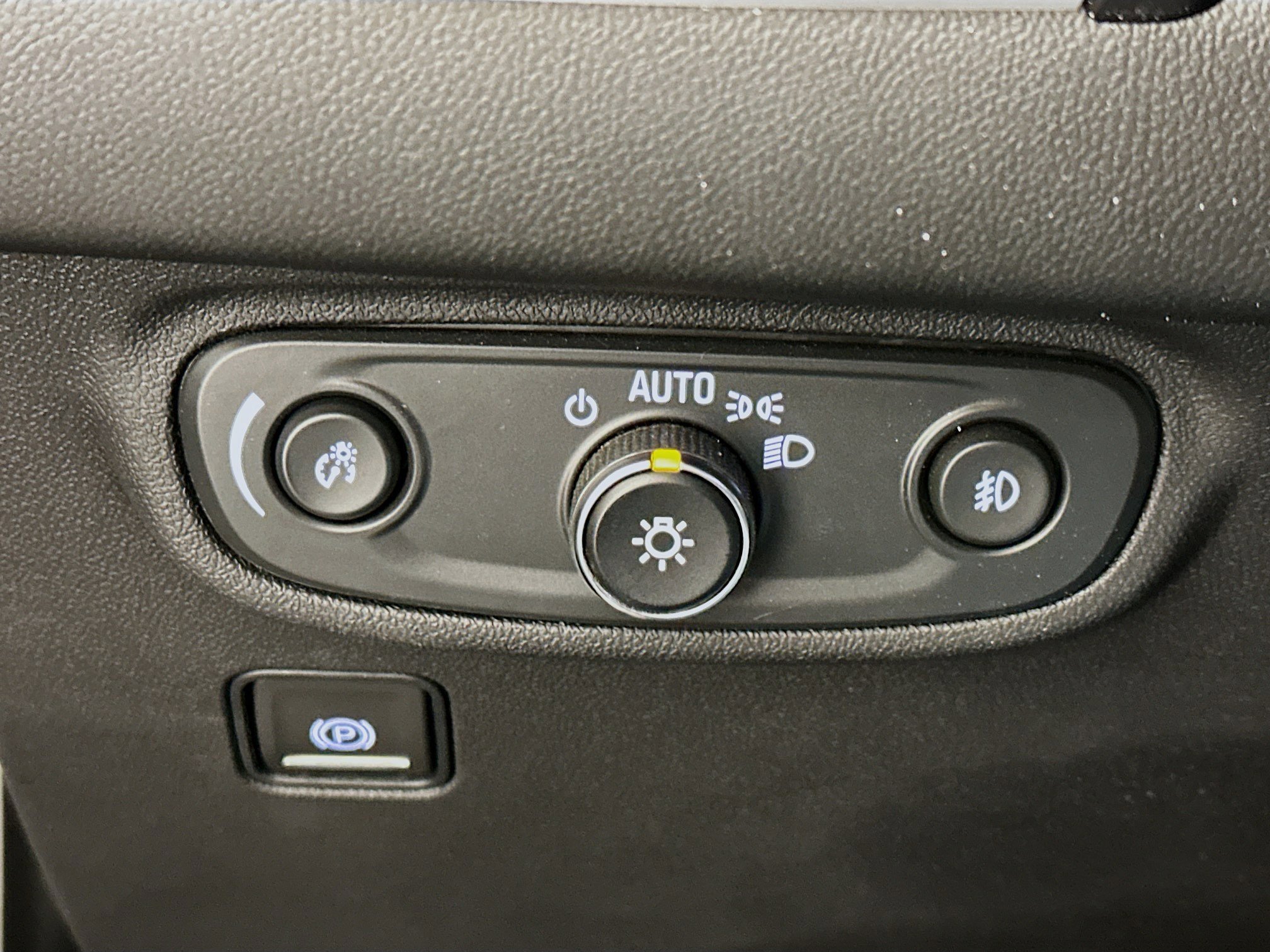 Used 2024 GMC Terrain SLT image 17