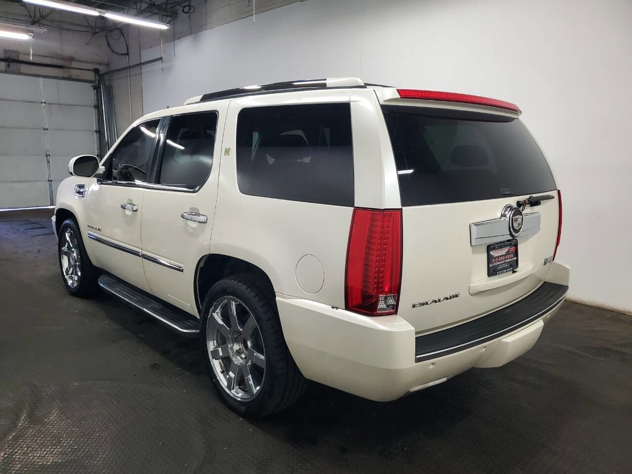 Used 2009 Cadillac Escalade 4WD Hybrid image 5