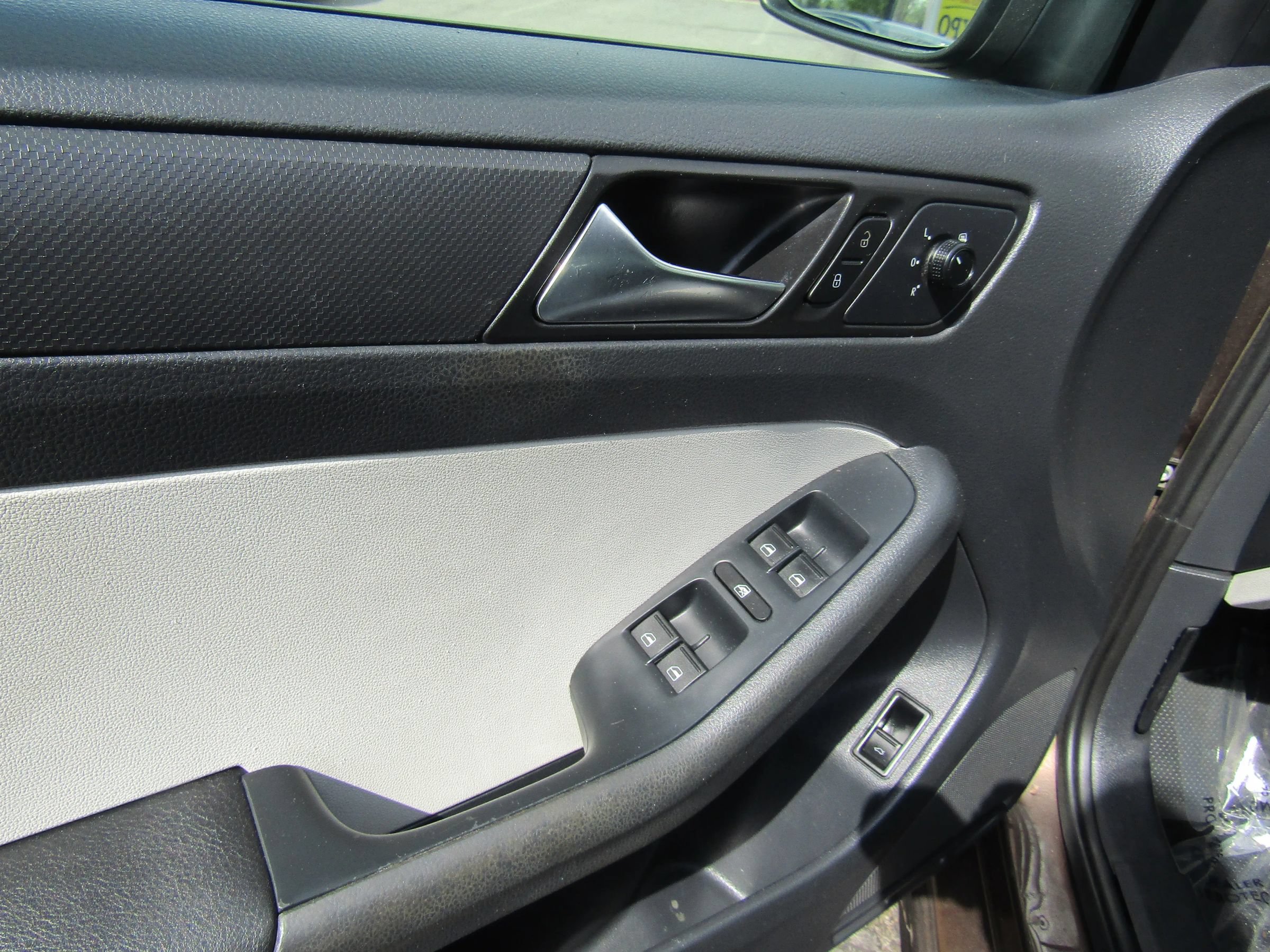 Used 2015 Volkswagen Jetta S FWD image 18