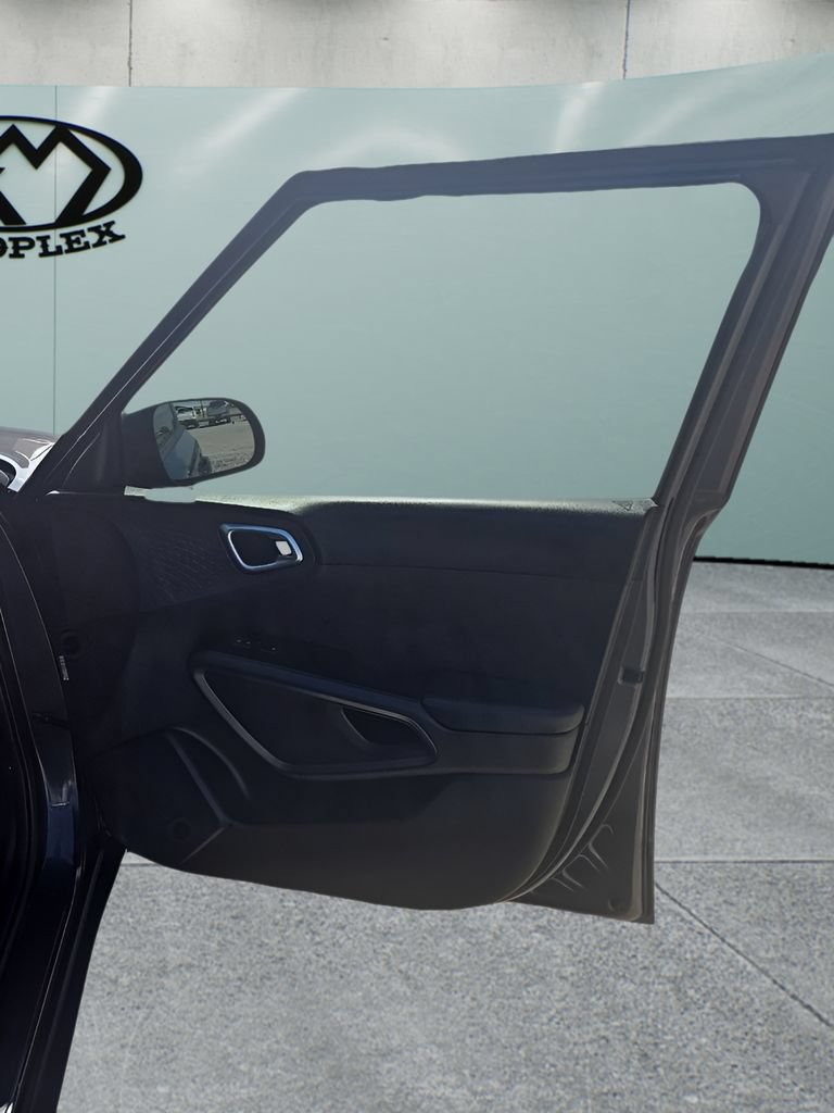 Used 2020 Kia Soul S FWD image 17