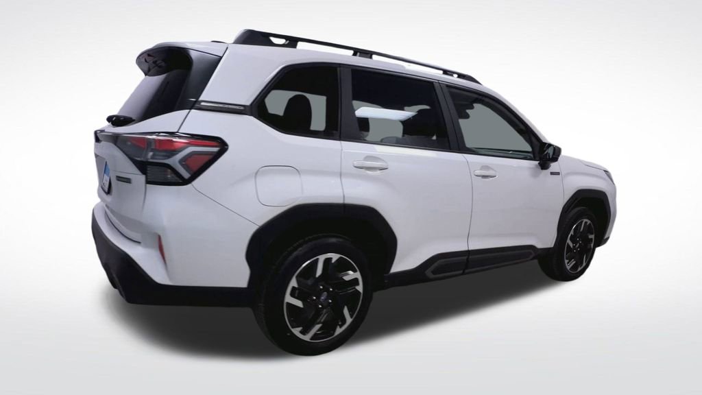 Certified 2025 Subaru Forester Limited image 9