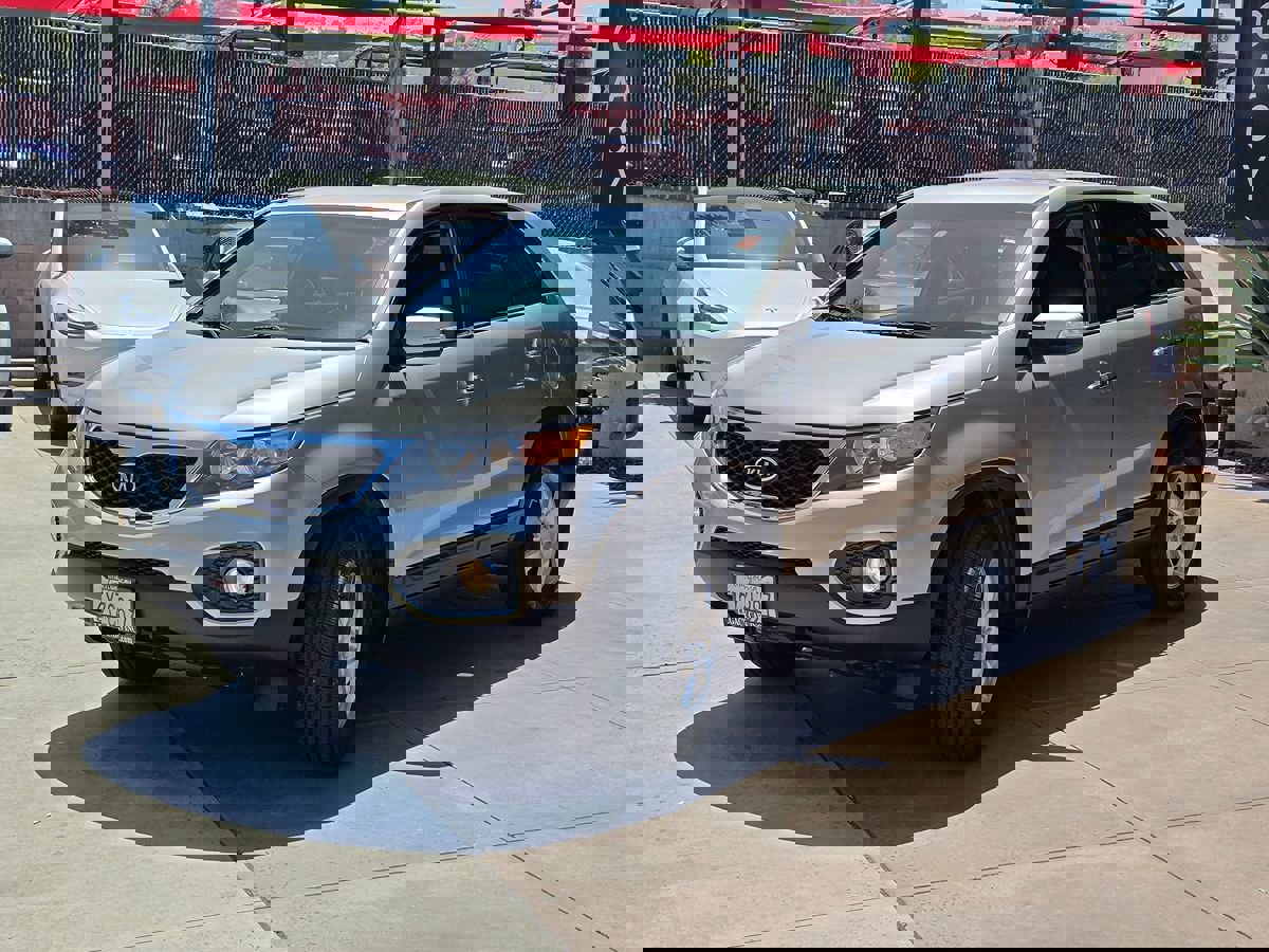 Used 2013 Kia Sorento LX w/ Third Row Pkg image 7