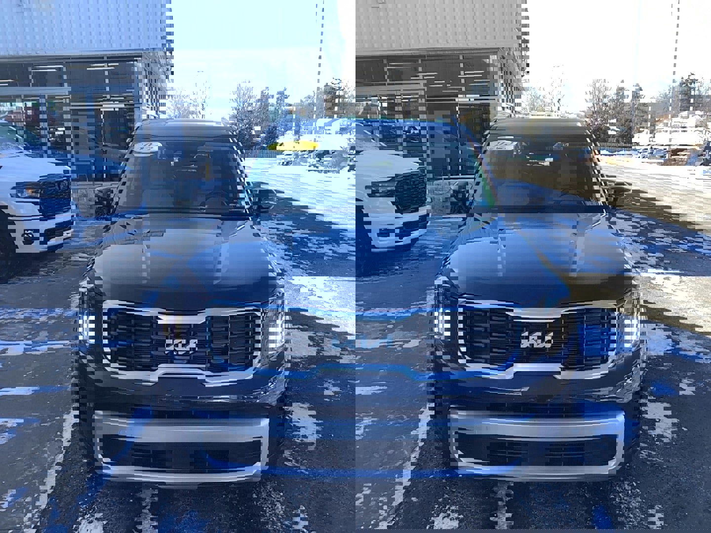 Used 2023 Kia Telluride S image 2