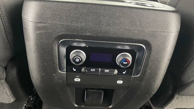 Used 2023 Chevrolet Suburban Premier image 44
