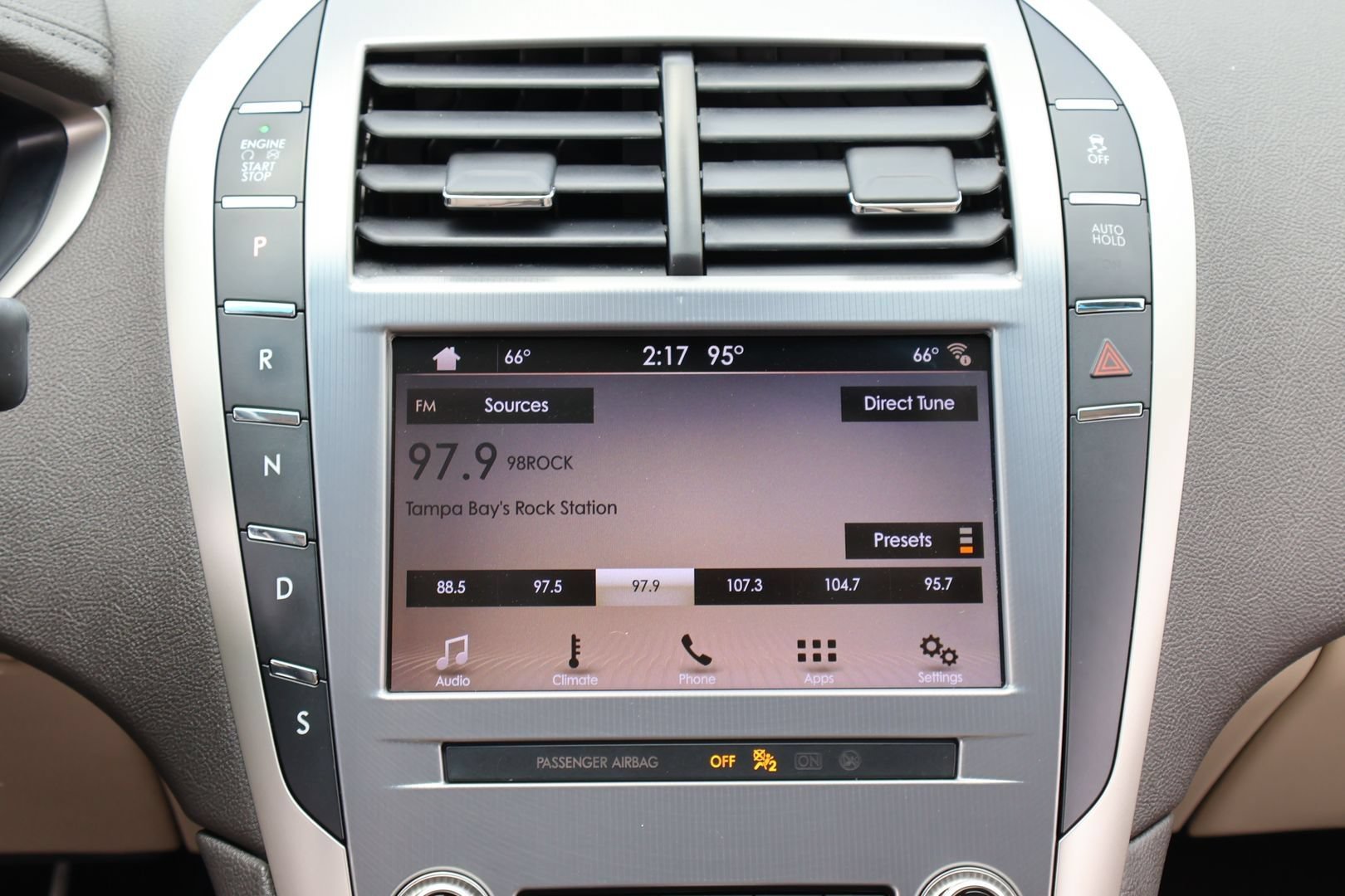 Used 2019 Lincoln MKZ Premiere FWD image 16