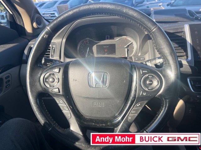 Used 2017 Honda Pilot Touring image 30