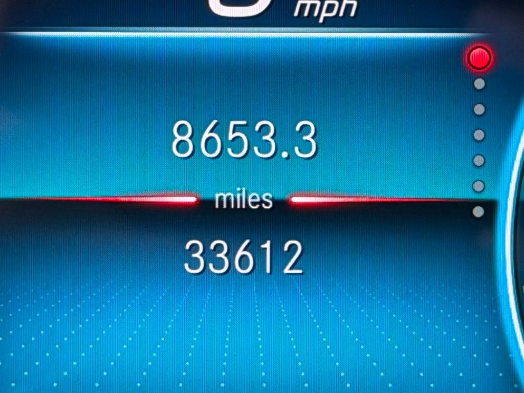 Used 2022 Mercedes-Benz GLB 250 4MATIC w/ Premium Package Lite image 19