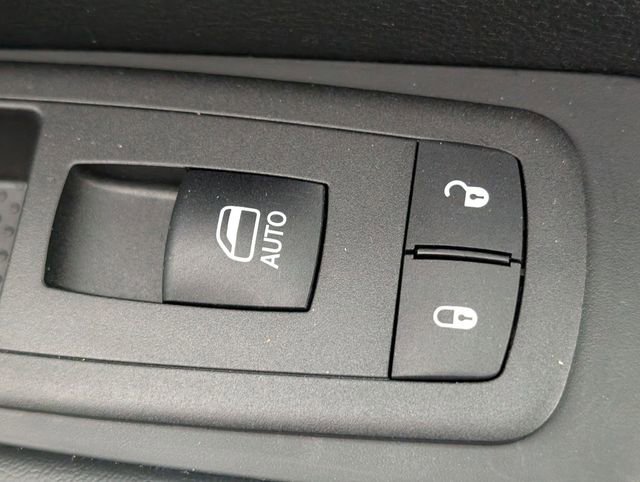 Certified 2024 Chrysler Pacifica Limited w/ Uconnect Theater Family Group image 37