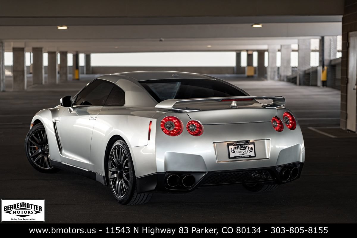 Used 2009 Nissan GT-R Premium AWD/4WD image 6