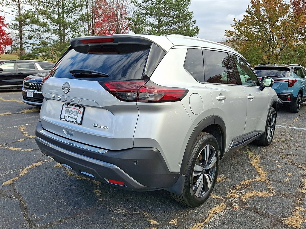 Used 2023 Nissan Rogue SL w/ SL Premium Package image 17