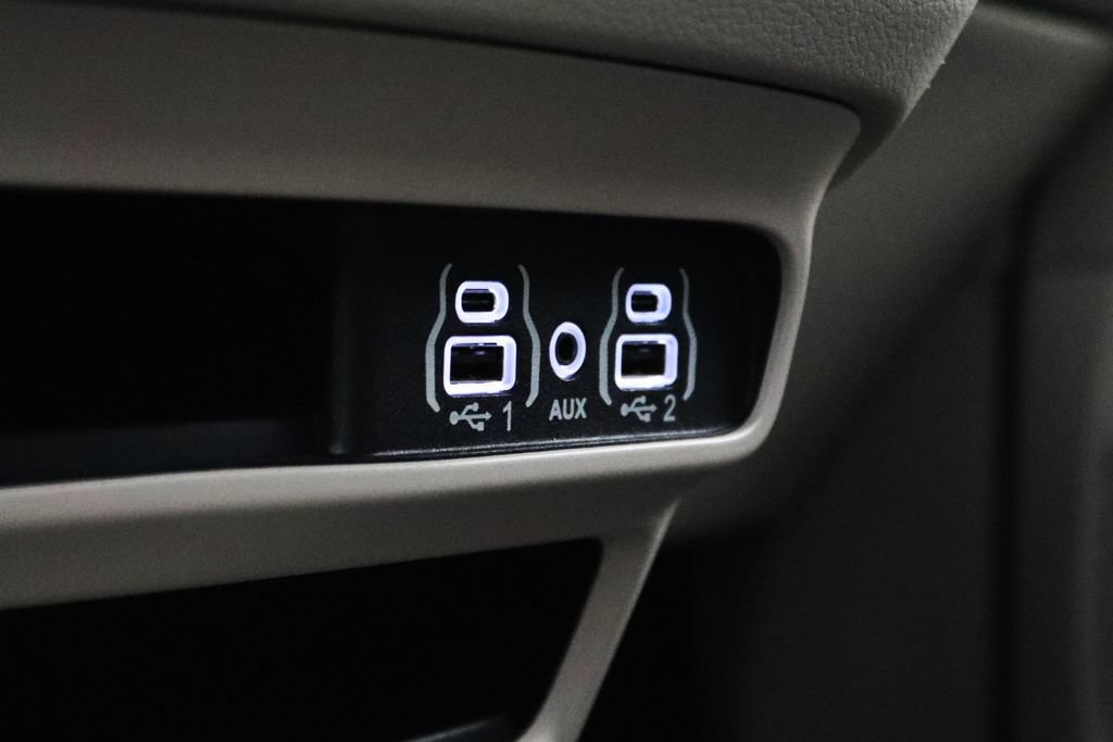 Used 2024 Chrysler Pacifica Touring-L FWD image 25