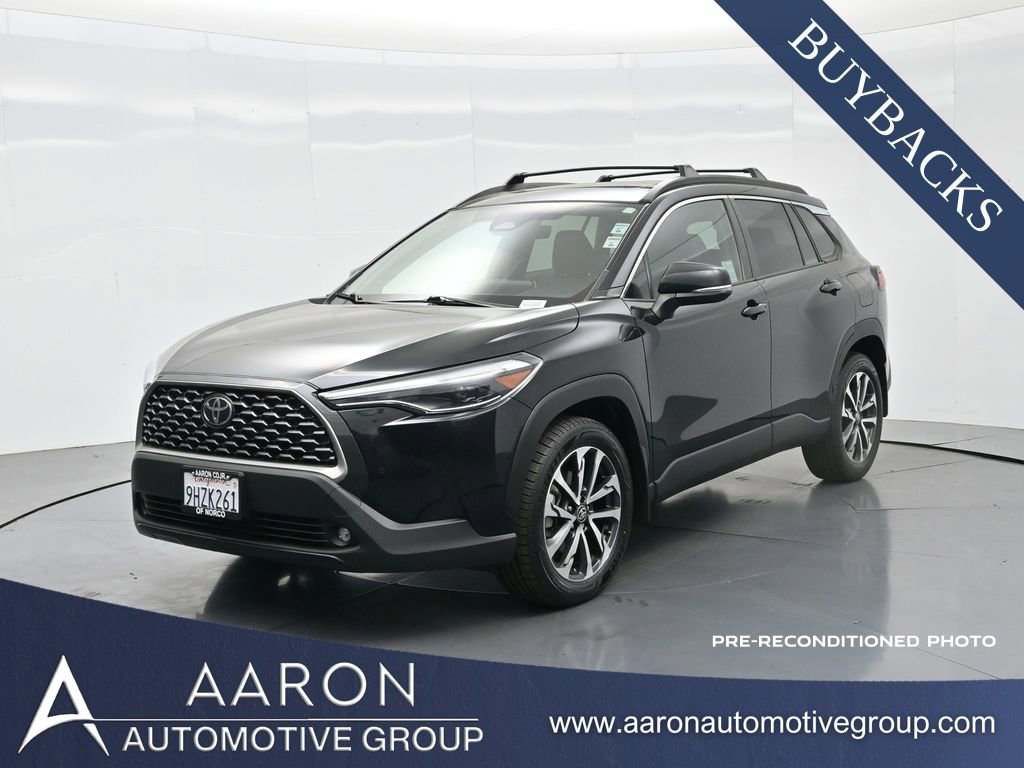 Used 2023 Toyota Corolla Cross XLE image 1