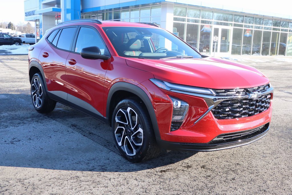 New 2026 Chevrolet Trax RS image 2