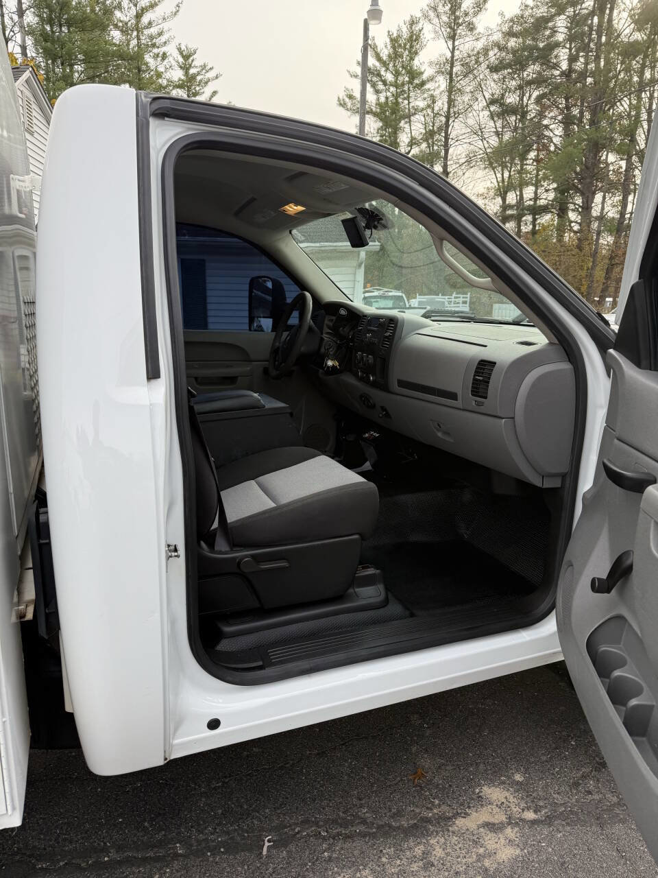 Used 2013 Chevrolet Silverado 3500 W/T image 7