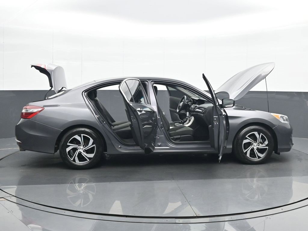Used 2017 Honda Accord LX image 26