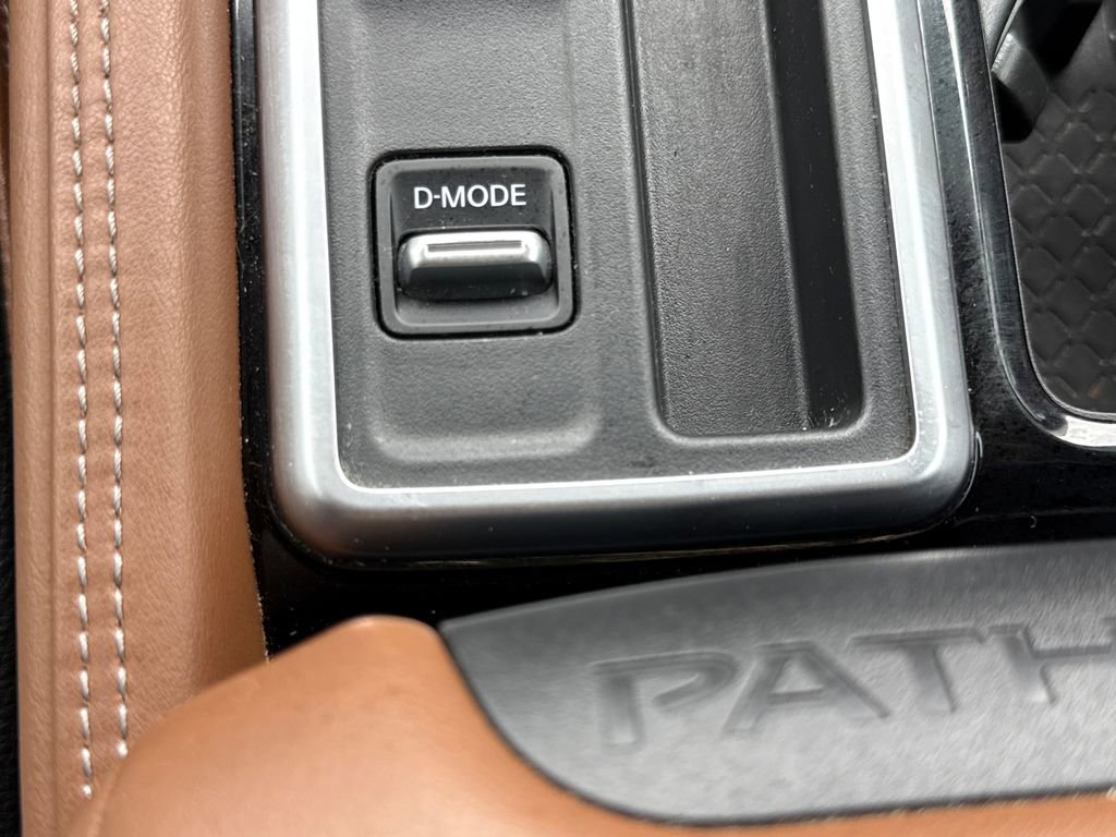 Used 2022 Nissan Pathfinder Platinum w/ Cargo Package FWD image 30
