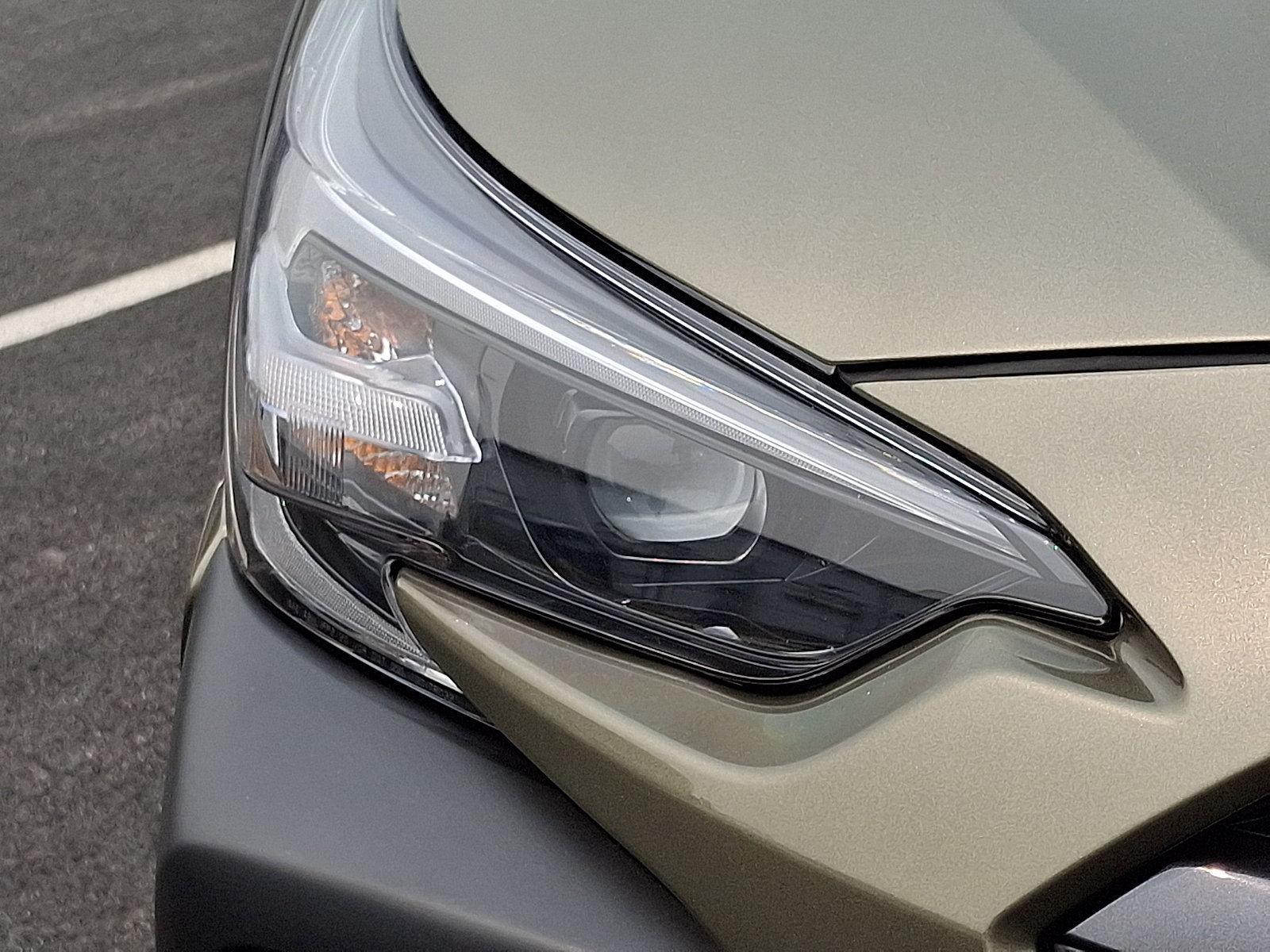 Certified 2025 Subaru Outback Premium AWD/4WD image 9
