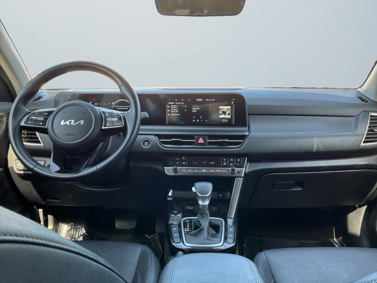 Used 2026 Kia Seltos EX FWD image 9