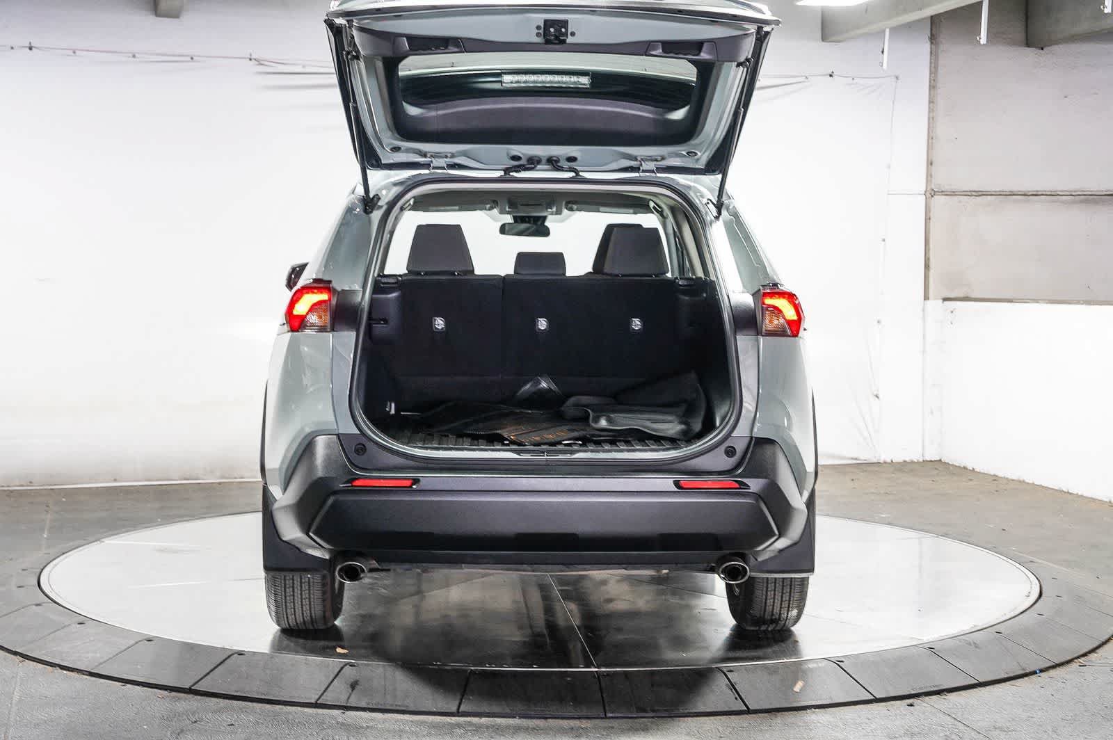Certified 2021 Toyota RAV4 XLE FWD image 27