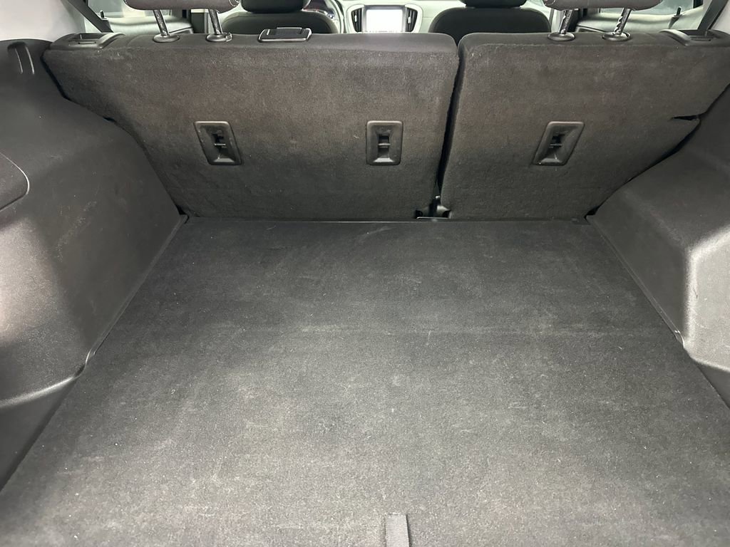 Used 2022 GMC Terrain SLE w/ Driver Convenience Package image 14