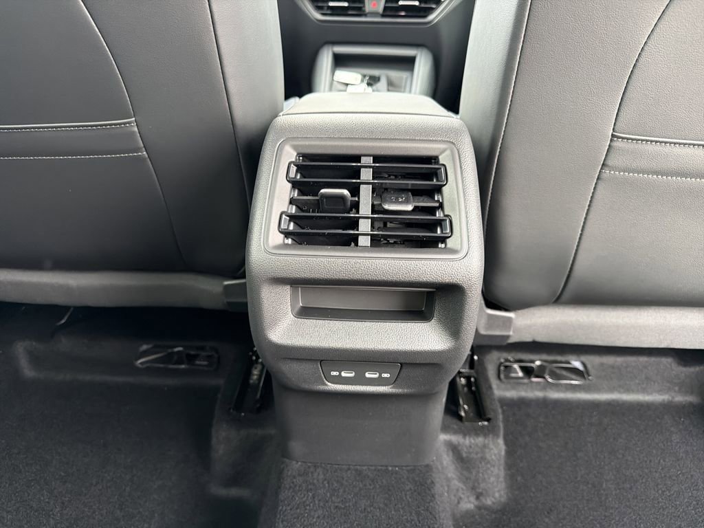 New 2026 Volkswagen Tiguan SE image 21