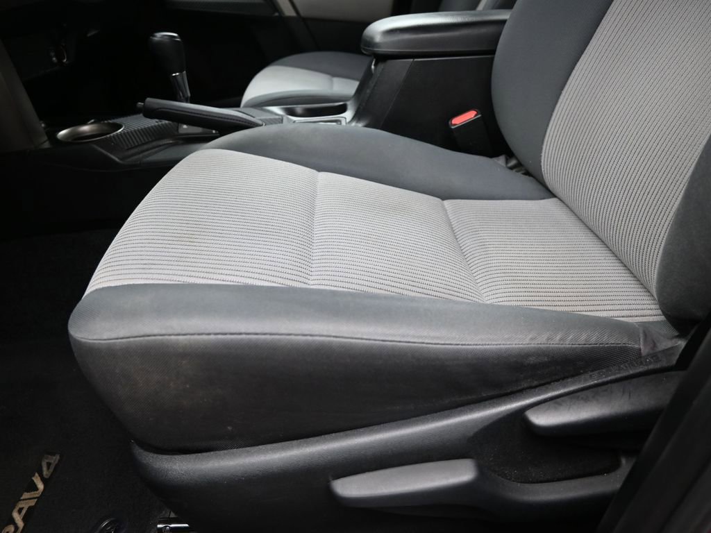Used 2015 Toyota RAV4 LE image 12