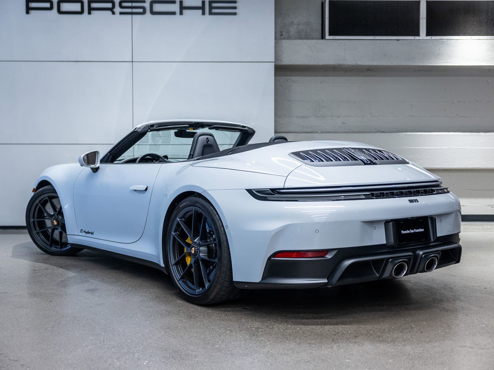 Certified 2025 Porsche 911 Carrera 4 GTS image 3