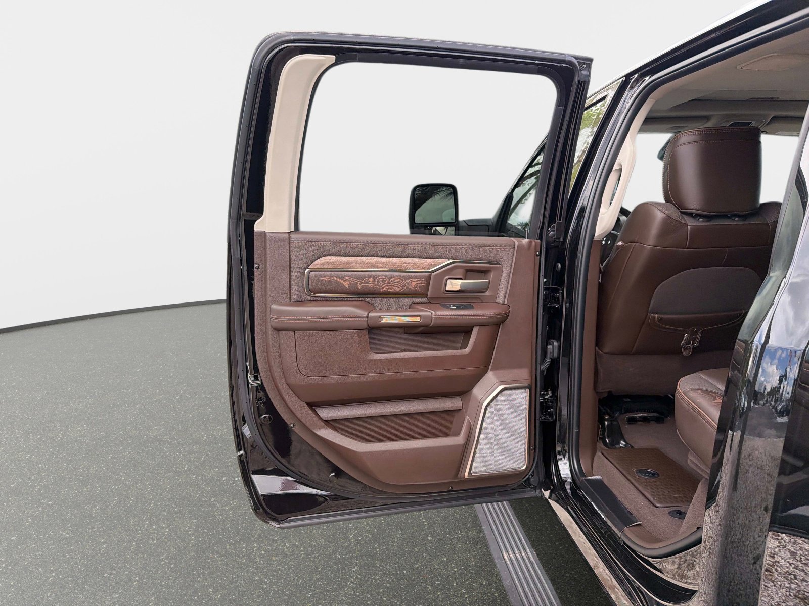 Used 2025 RAM 3500 Longhorn AWD/4WD image 30