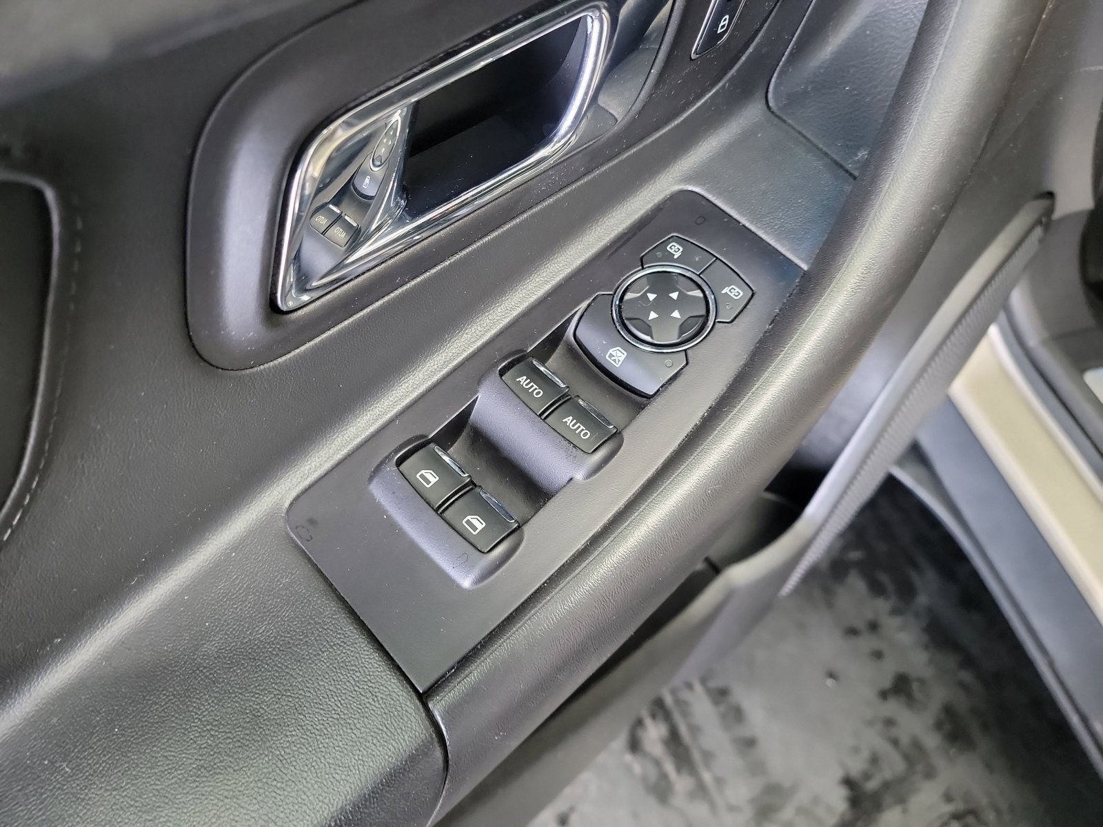 Used 2017 Ford Taurus Limited FWD image 14