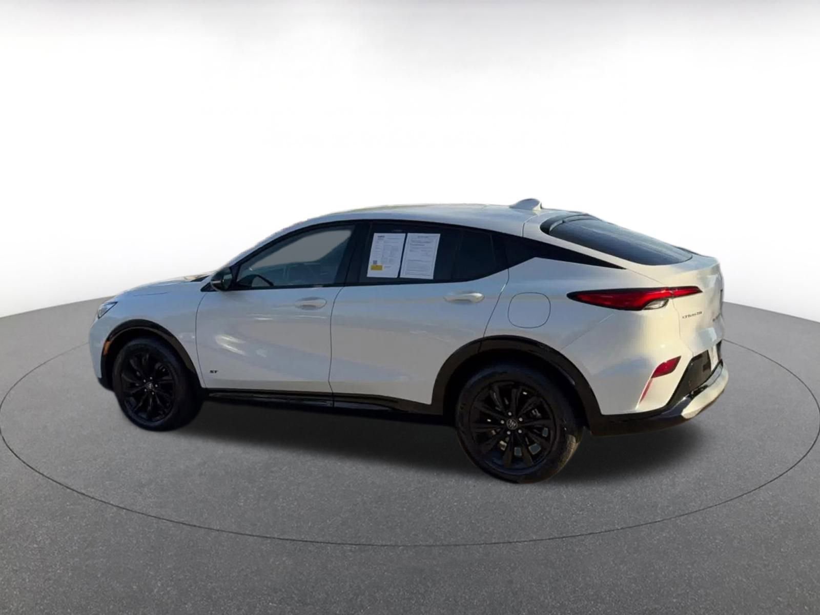 Used 2025 Buick Envista Sport Touring image 10