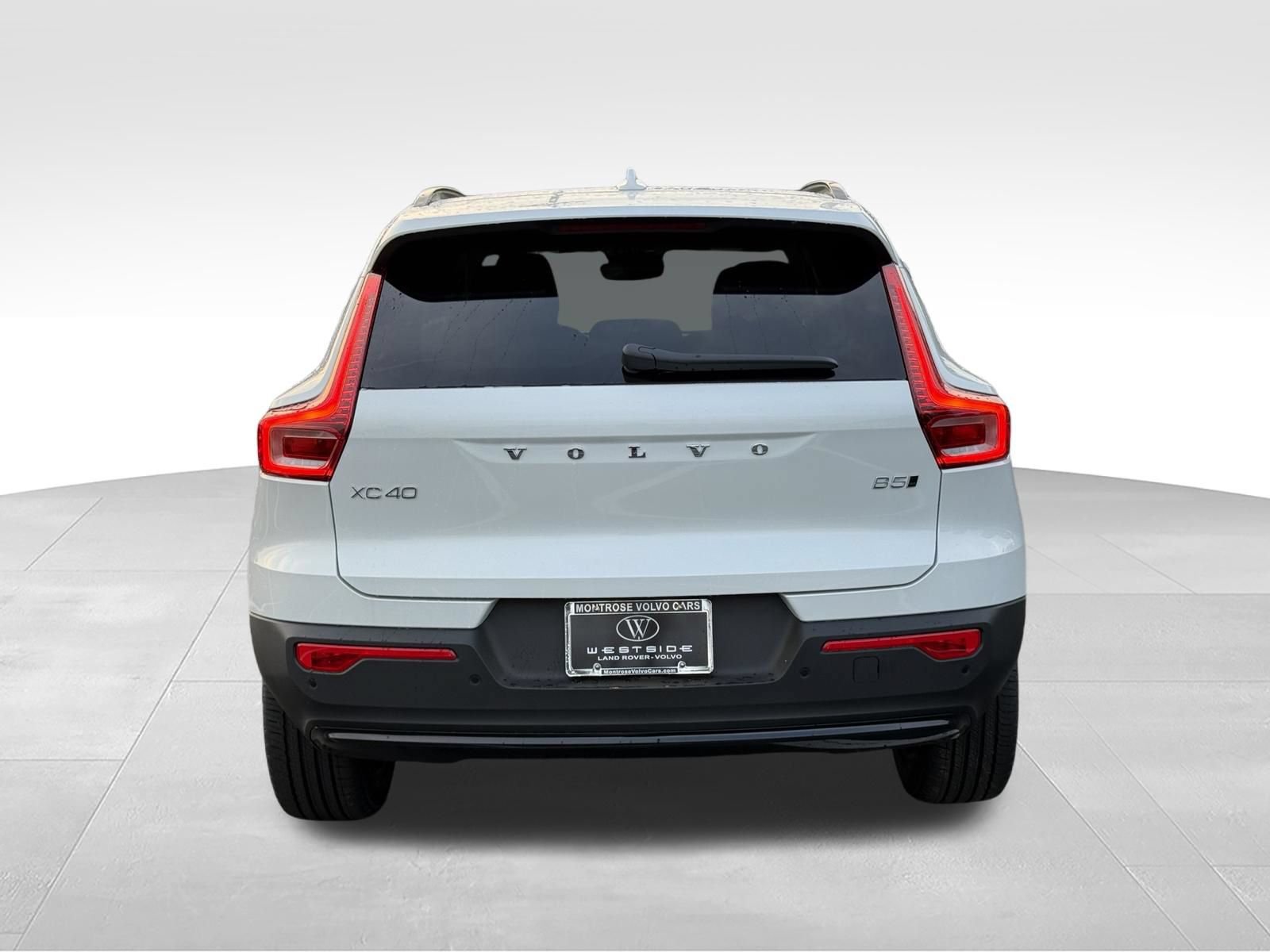 New 2026 Volvo XC40 B5 Plus w/ Protection Package Premier AWD/4WD image 4