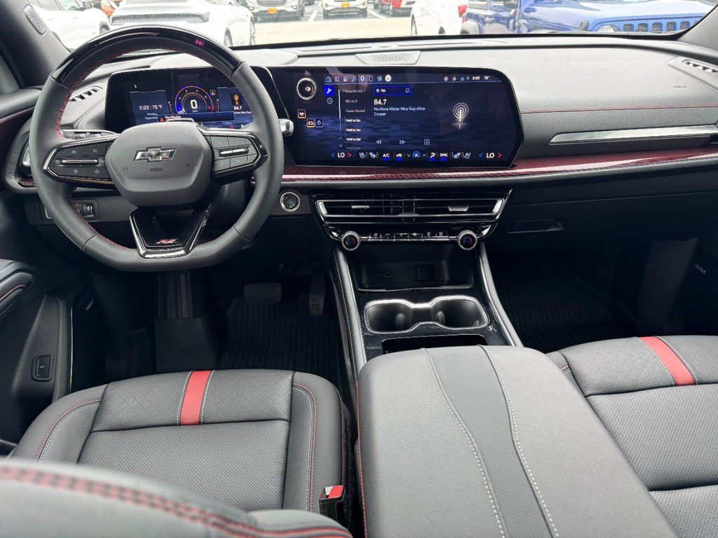 Used 2026 Chevrolet Traverse RS w/ LPO, Floor Liner Package AWD/4WD image 12