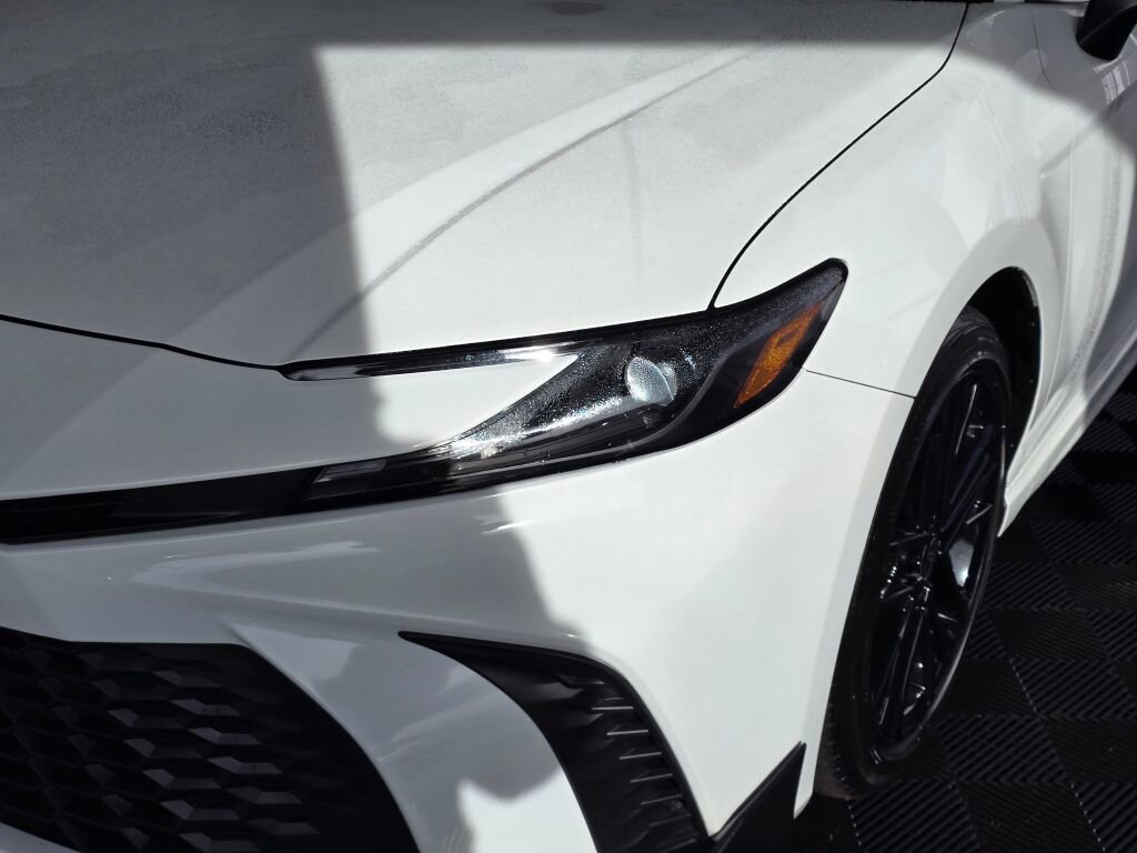 Used 2025 Toyota Camry SE image 11