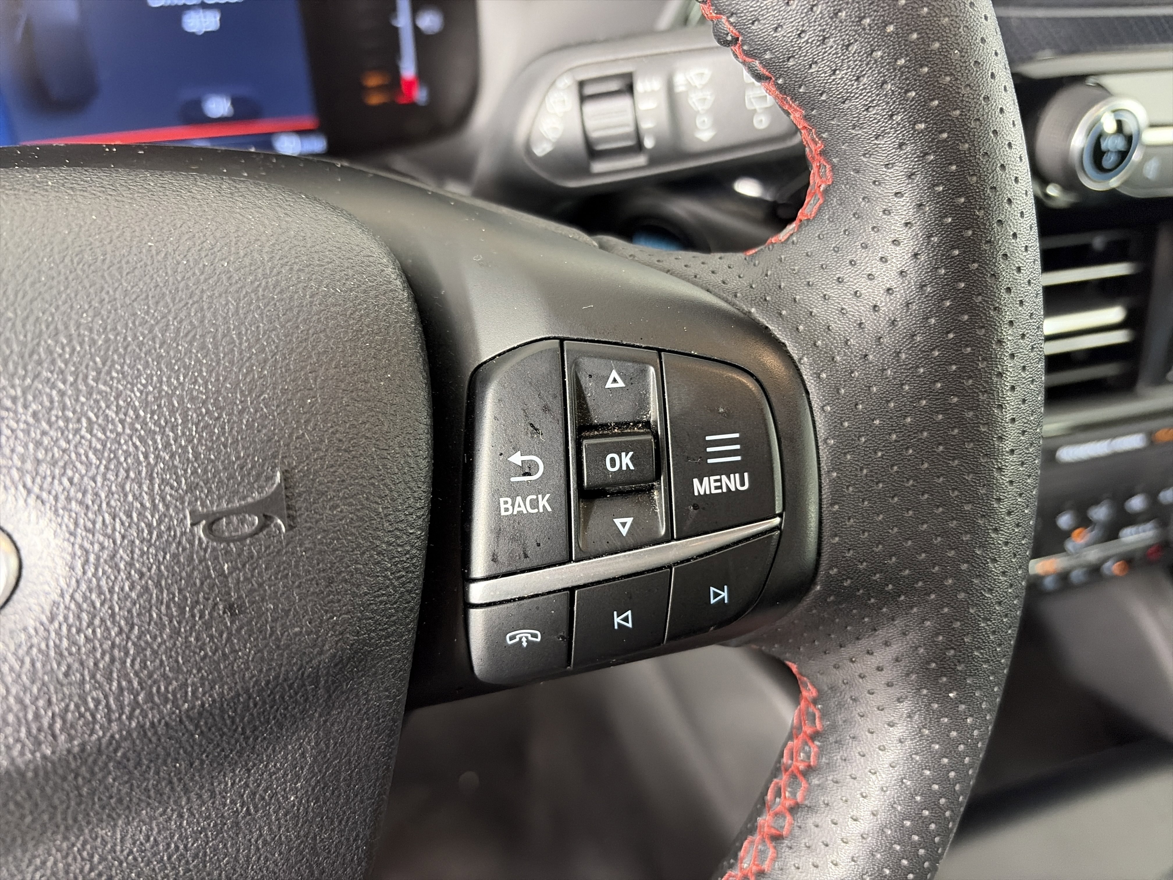 Used 2024 Ford Escape ST-Line image 34