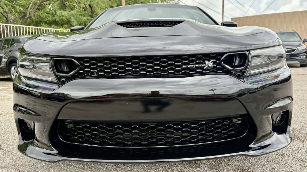 Used 2018 Dodge Charger R/T Scat Pack RWD image 2