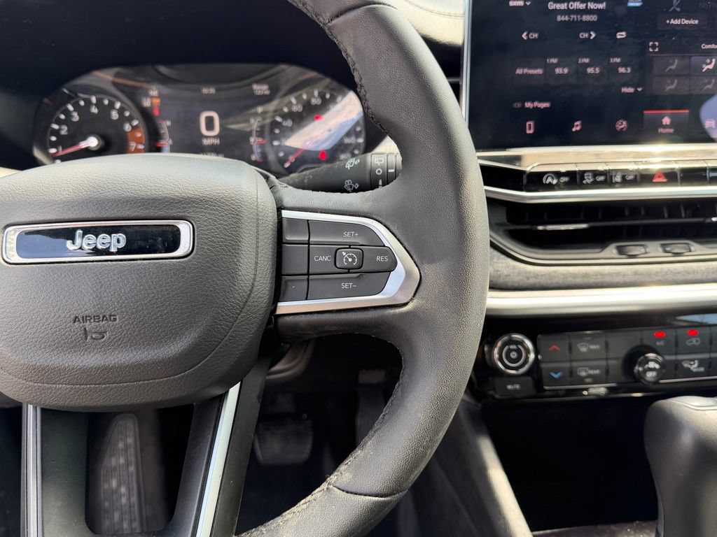 Used 2024 Jeep Compass Latitude AWD/4WD image 19