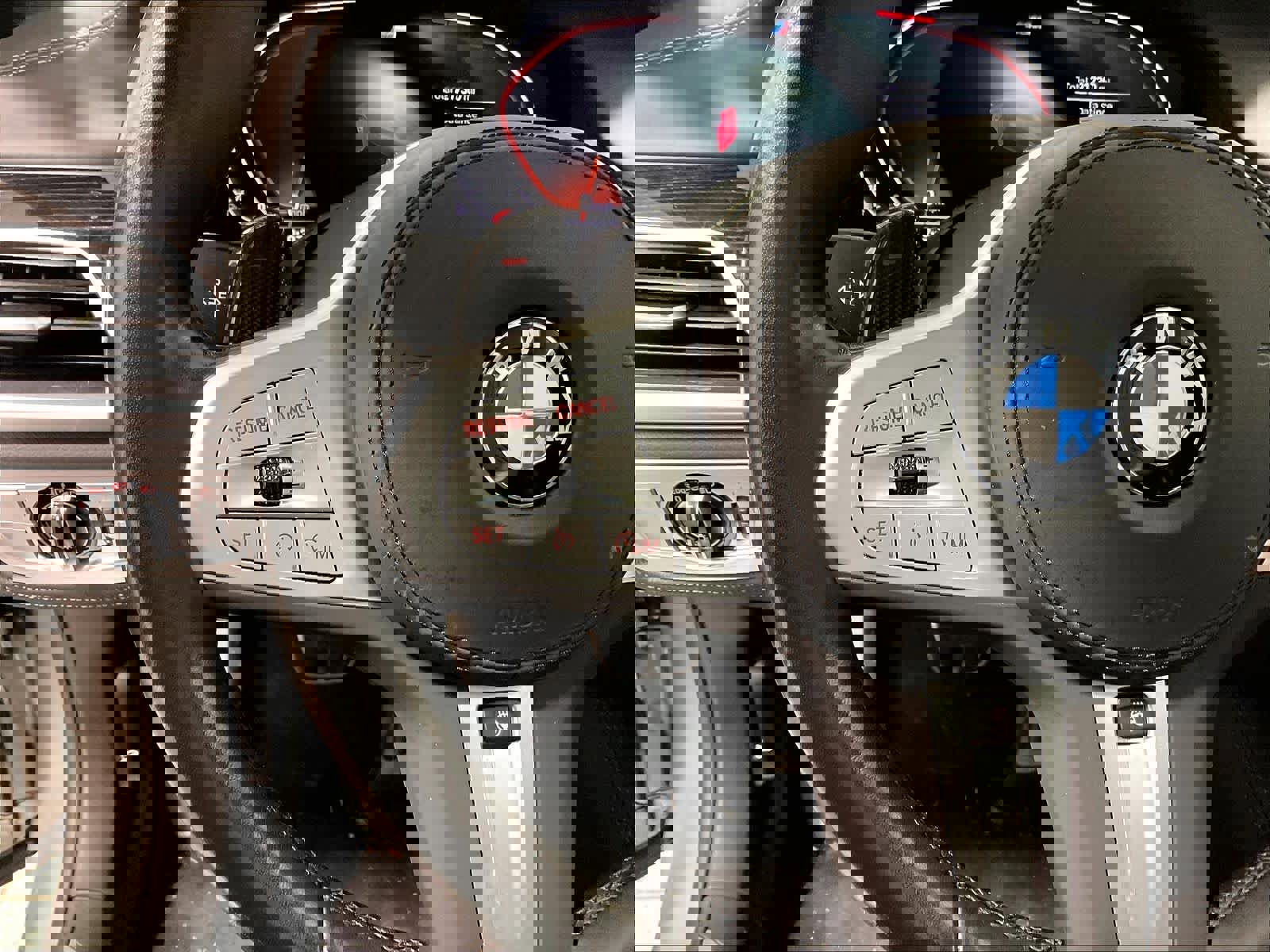 Used 2022 BMW 750i xDrive w/ Autobahn Package image 23