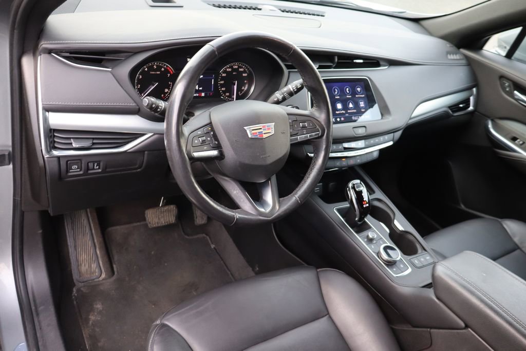 Used 2023 Cadillac XT4 Premium Luxury w/ Enhanced Visibility Package image 5