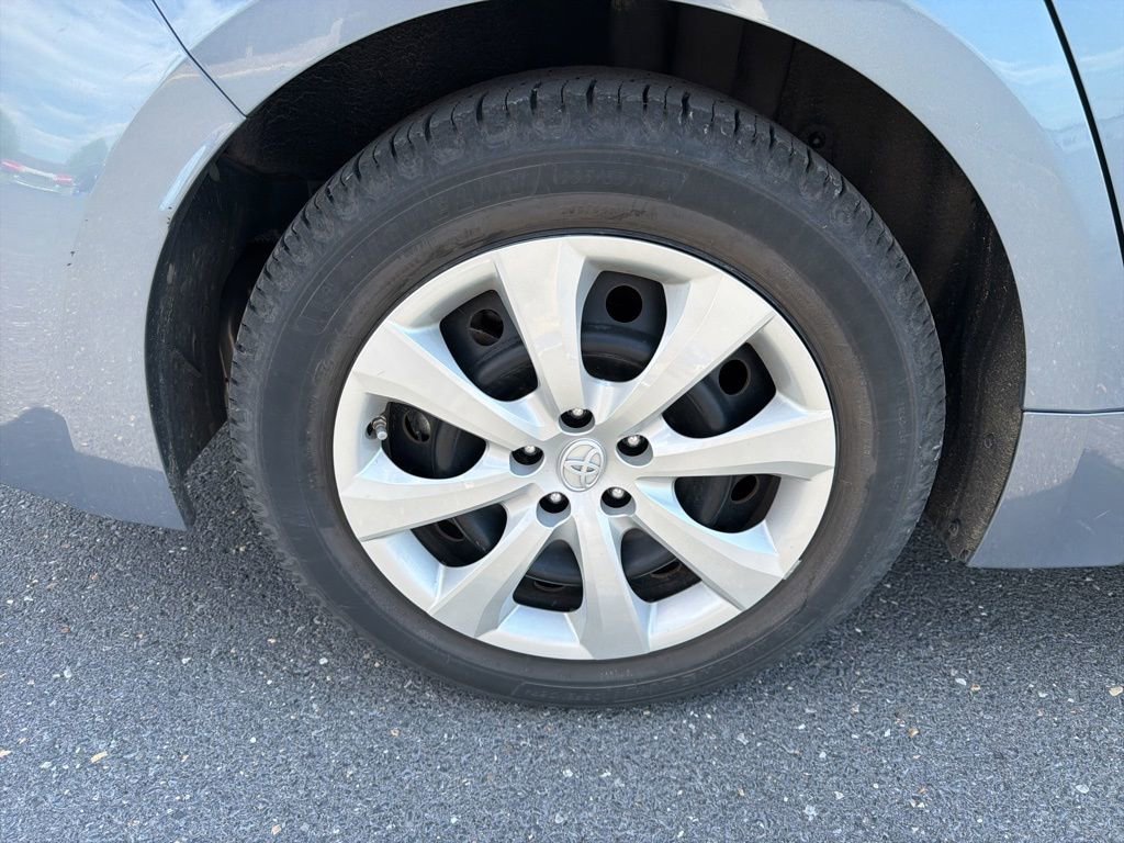 Used 2021 Toyota Corolla LE FWD image 12