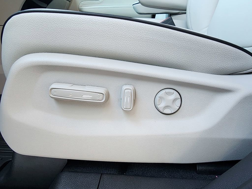 Used 2026 Honda Odyssey Touring image 19