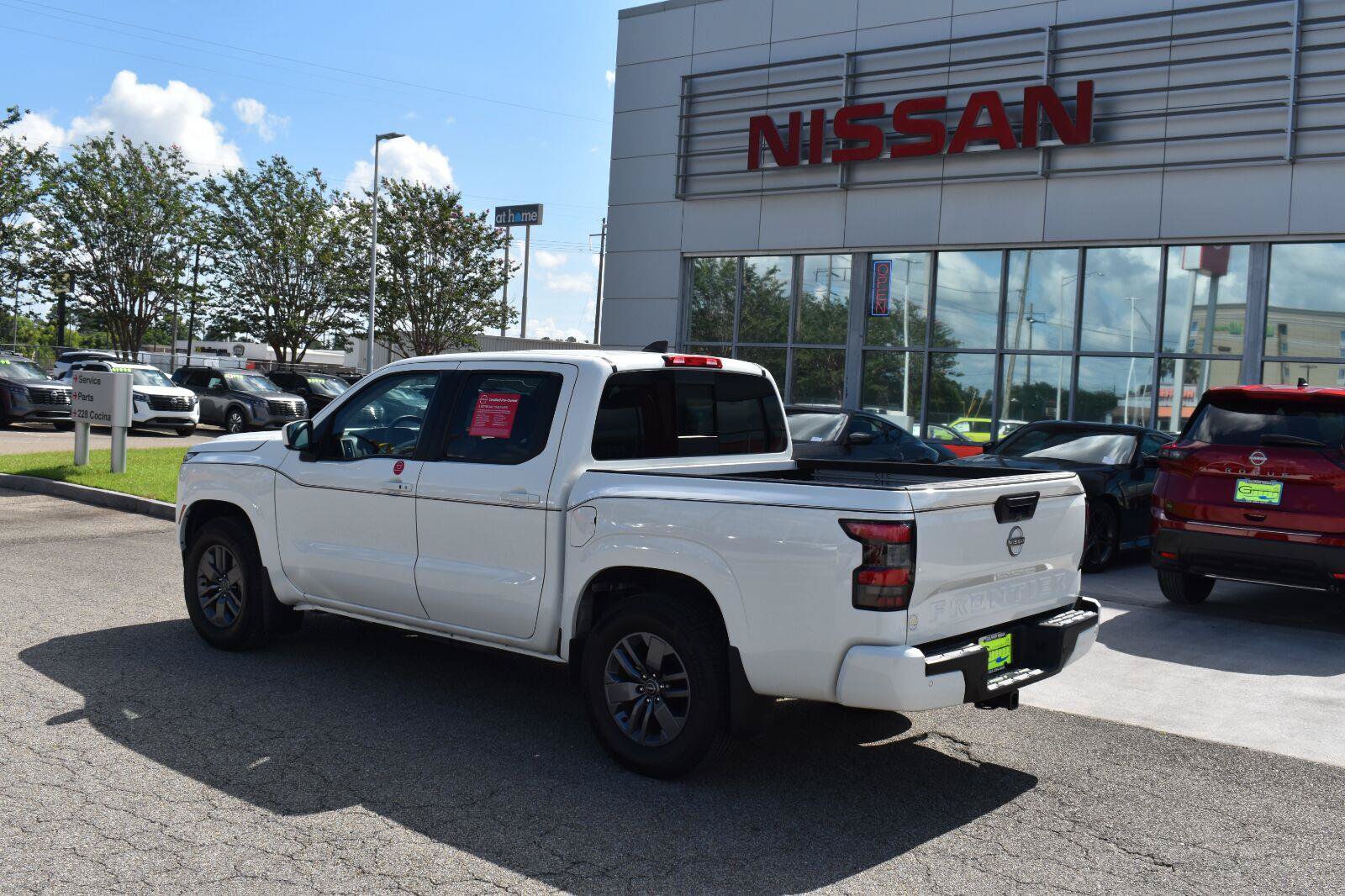 Certified 2025 Nissan Frontier SV w/ SV Convenience Package RWD image 5
